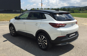 Potência diesel no Opel Grandland X 2.0 D